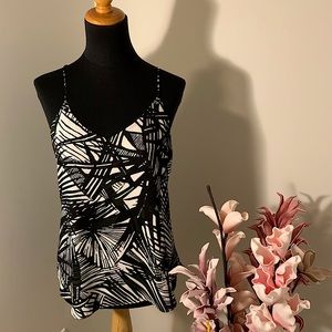 🌺RW&CO Black White & green top size S